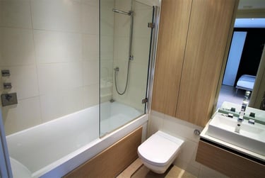 1 bed studio, Gunwharf Quays, University of Portsmouth, Portsmouth, PO13FR - Image 5